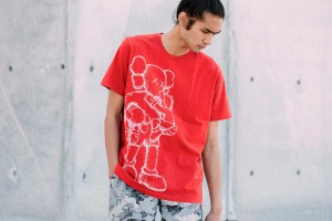 NIGO, designer for HUMAN MADE, creative director of Uniqlo’s LifeWear UT division and formerly of BAPE, has linked up with legendary artist KAWS for the exclusive collaborative series. The UT KAWS includes 20 items in 25 patterns, featuring T-shirts, tote bags and room shoes.